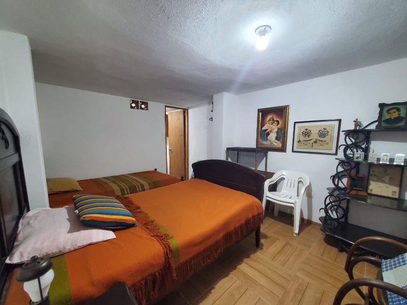 Finca independiente tradiconal con lote espectacular, plano el Pontezuela