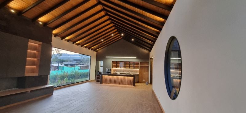 Casa para estrenar de un sólo nivel en parcelación Premium