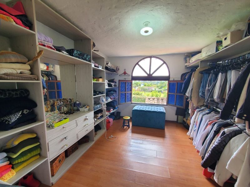 Casa independiente tipo española cerca de Jardines de LLanogrande