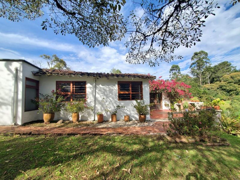 Casa independiente en Pontezuela cerca en pleno Distrito equino.