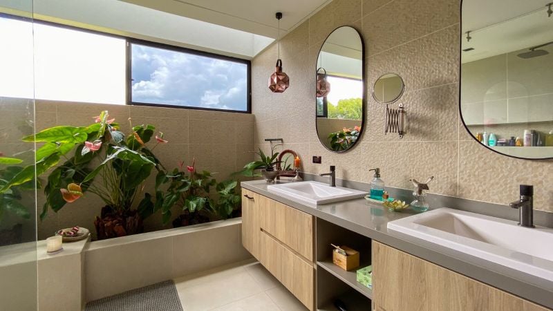 Casa campestre en parcelación cerca al club llanogrande de un sólo nivel