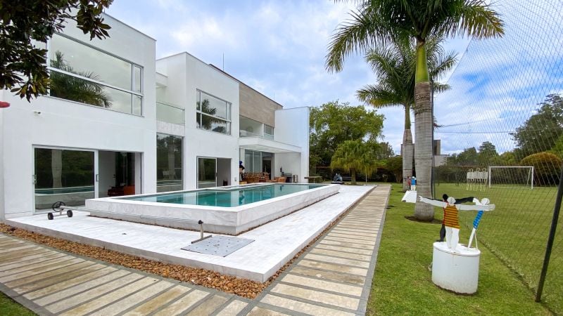 Amplia casa en Llanogrande con ubicación AAA para venta cerca al Club Llanogrande