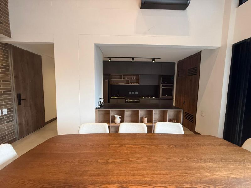 Apartamento moderno y lujoso de excelentes acabados diseñado para rentas cortas, alta valorización y rentabilidad.