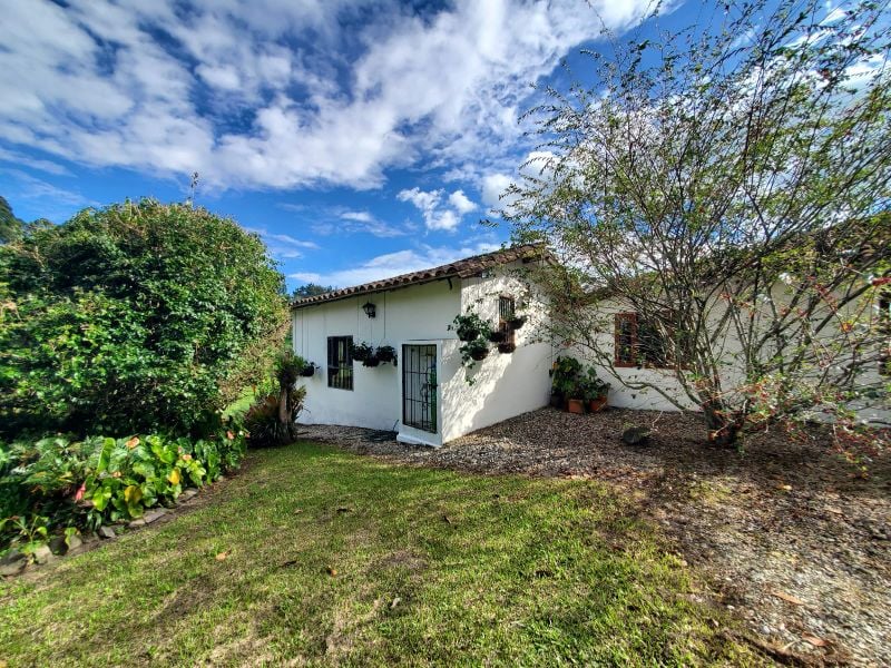 Casa independiente en Pontezuela cerca en pleno Distrito equino.