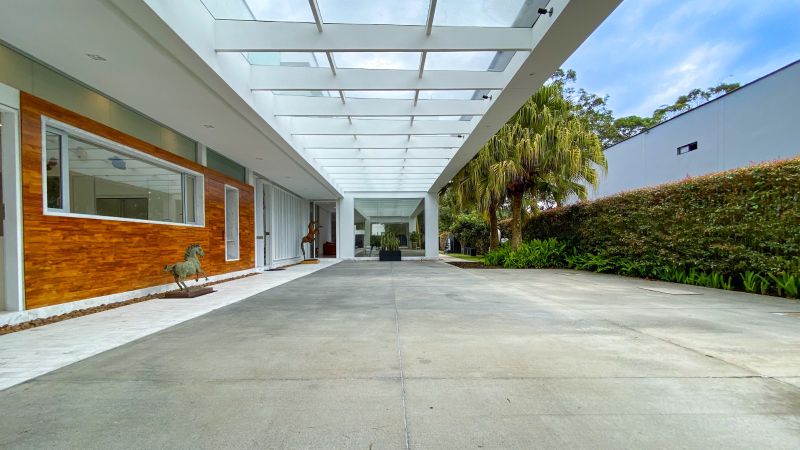 Amplia casa en Llanogrande con ubicación AAA para venta cerca al Club Llanogrande