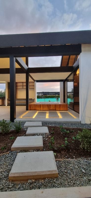 Casa para estrenar de un sólo nivel en parcelación Premium