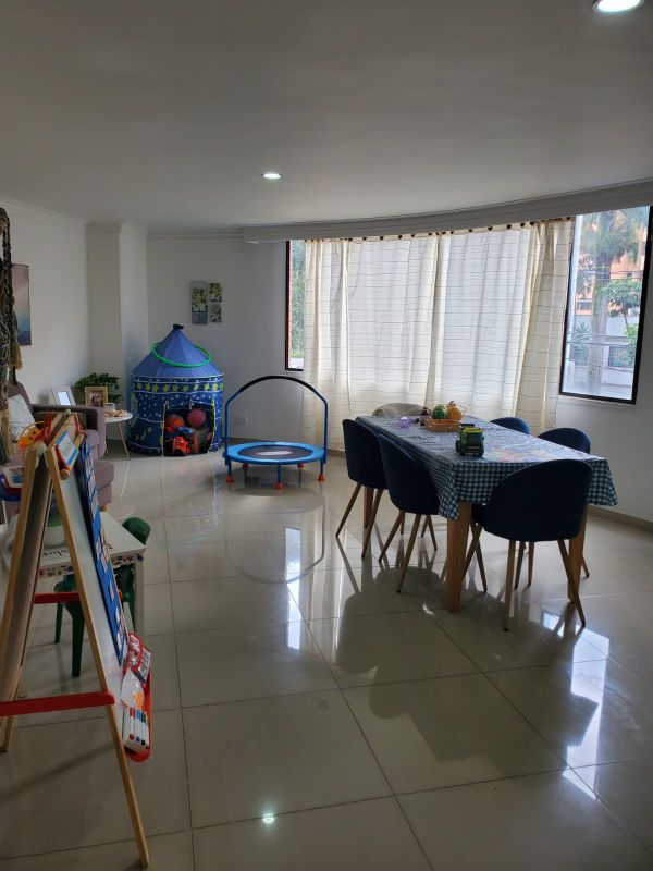 Apartamento dúplex en Laureles cerca a la Iglesia Santa Tererita - Edificio Plaza de la Iglesia