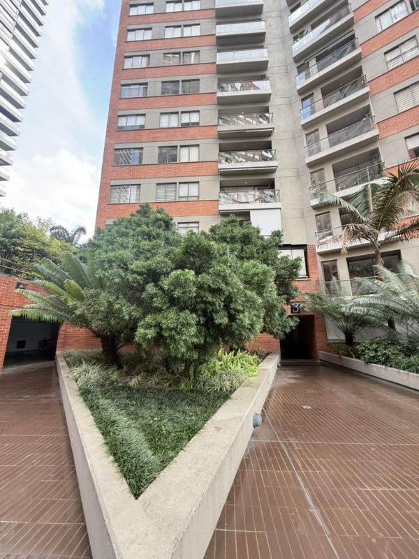 Apartamento en venta en Yerbabuena piso alto