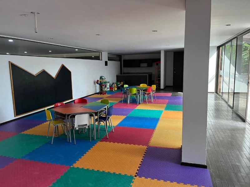 Apartamento en venta en Yerbabuena piso alto