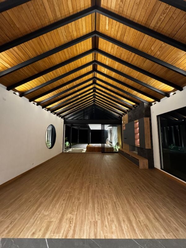 Casa para estrenar de un sólo nivel en parcelación Premium