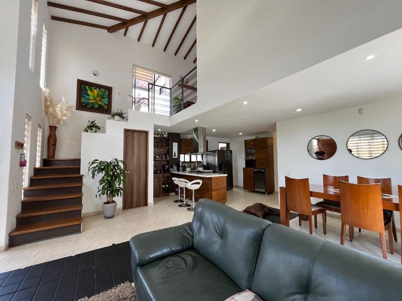 Casa campestre en la Ceja - Antioquia en unidad cerrada para venta o permuta por propiedad en parcelación de 1 sólo nivel.