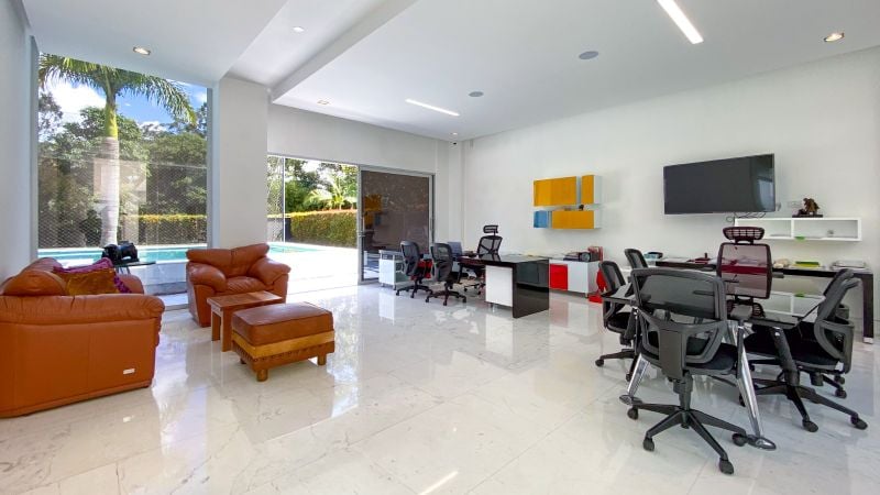 Amplia casa en Llanogrande con ubicación AAA para venta cerca al Club Llanogrande