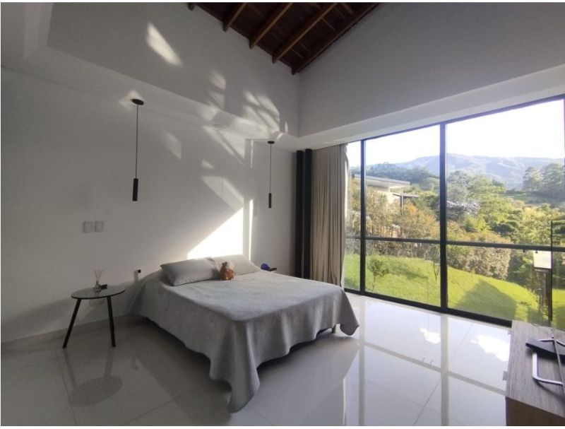 Exclusiva casa en Escobero para venta o arriendo domotizada