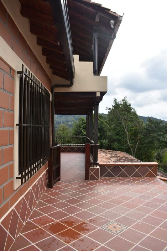 Casa independiente con maravillosa vista en Cabeceras para arriendo