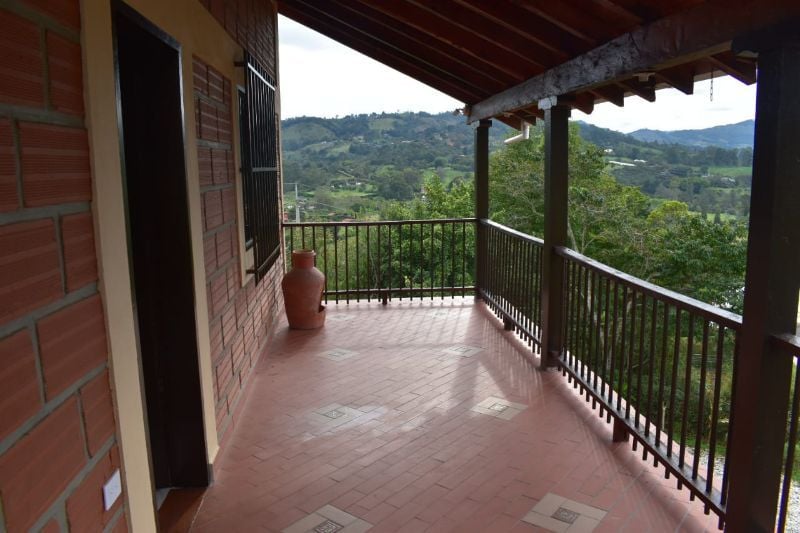Casa independiente con maravillosa vista en Cabeceras para arriendo