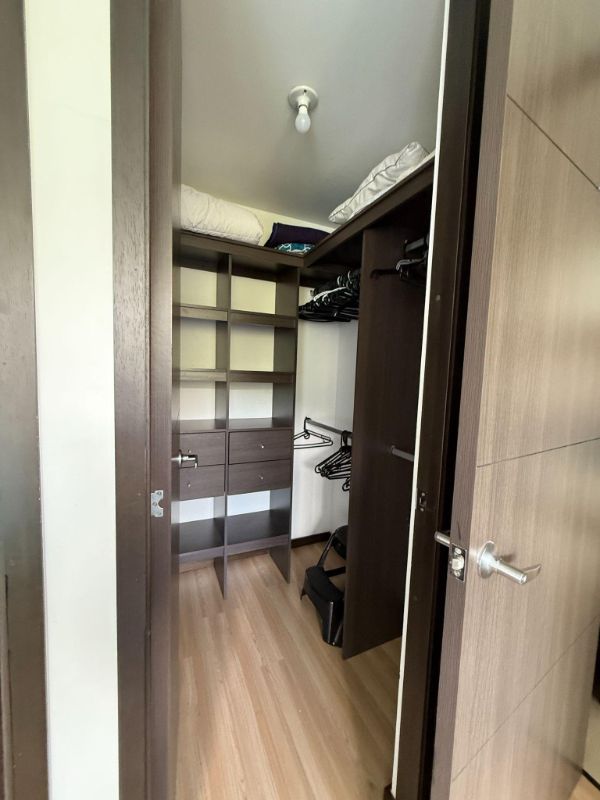 Apartamento en venta en Yerbabuena piso alto