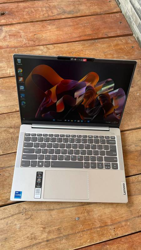 Laptop Lenovo Slim (SOLD)