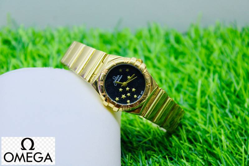 Women Stylish Round Dial Analog Watch