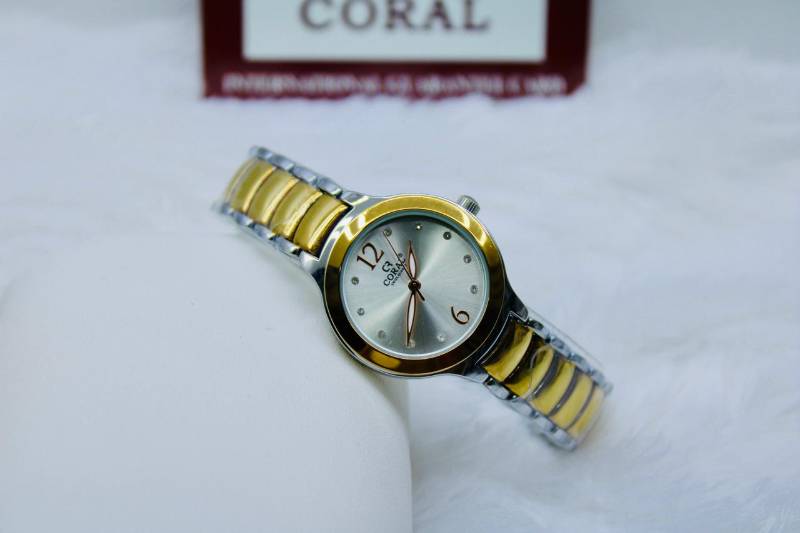 Women Elegant Pinball Stone Dial Analog Watch
