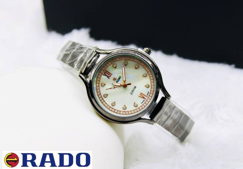 Ladies Stylish Designer Round Dial Analog Watch