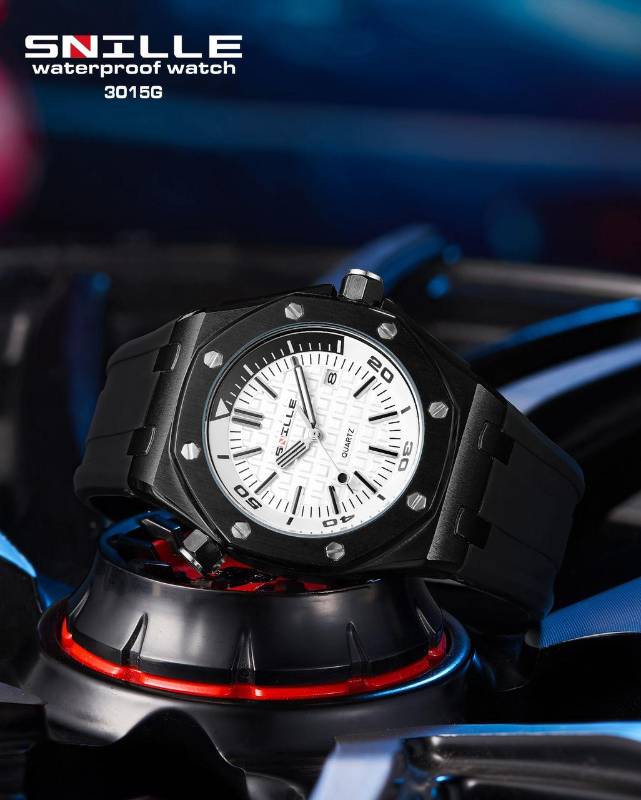 Gents Classic Luxurious Rubber Strap Watch