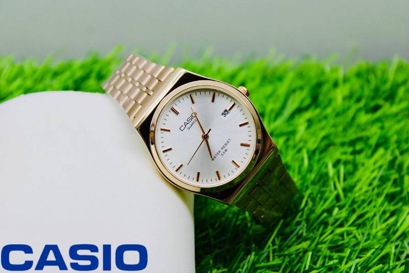 Modern Unisex Chain Watch