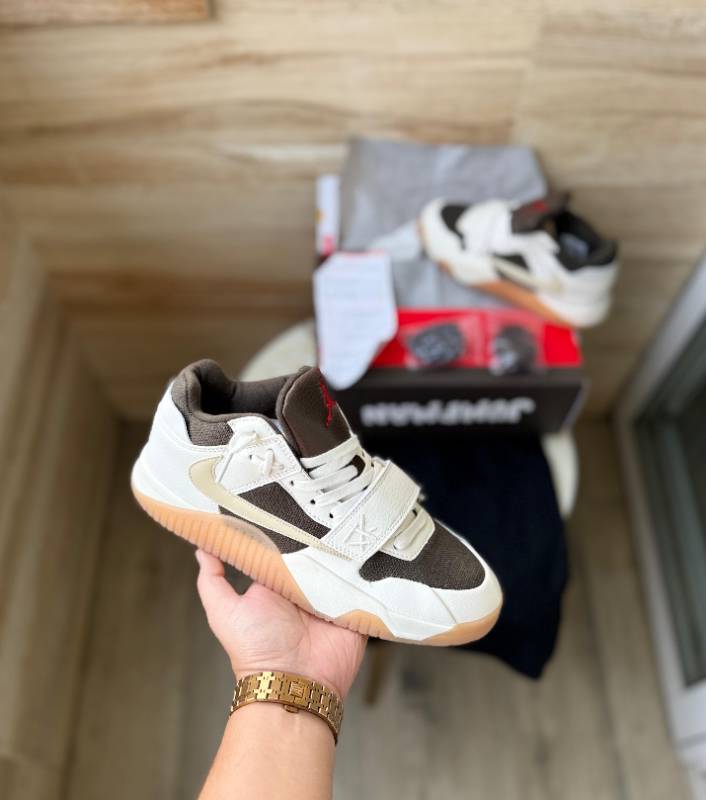 AIR JORDAN JUMPMAN JACK

TR TRAVIS SCOTT SAIL