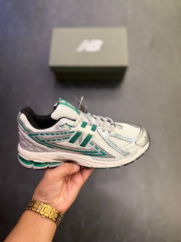 NEW BALANCE 1906 R WHITE SILVER GREEN