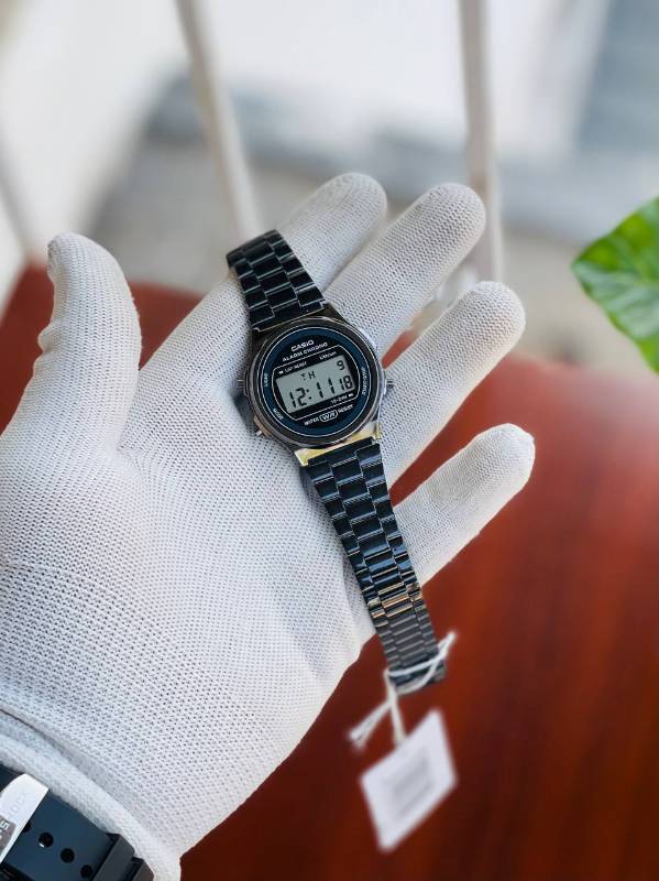 TRENDING MODEL CASIO