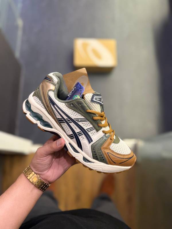Asics Gel Kayano 14 GREEN

BROWN