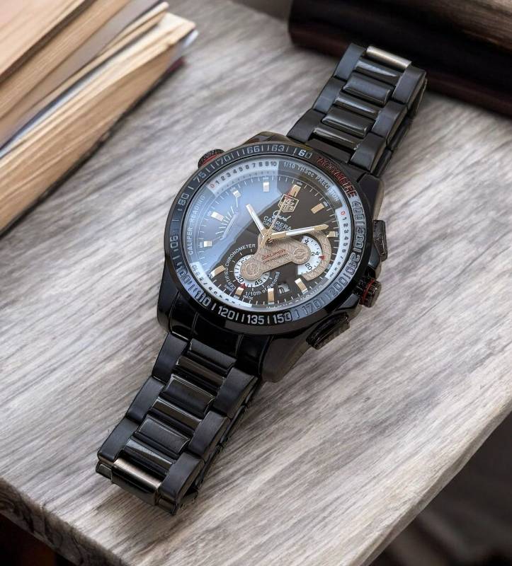 The 2020 TAG Heuer Carrera Sport represents an evolutionary change in the lineup, retaining its modern Carrera aesthetic and now it's more refined.