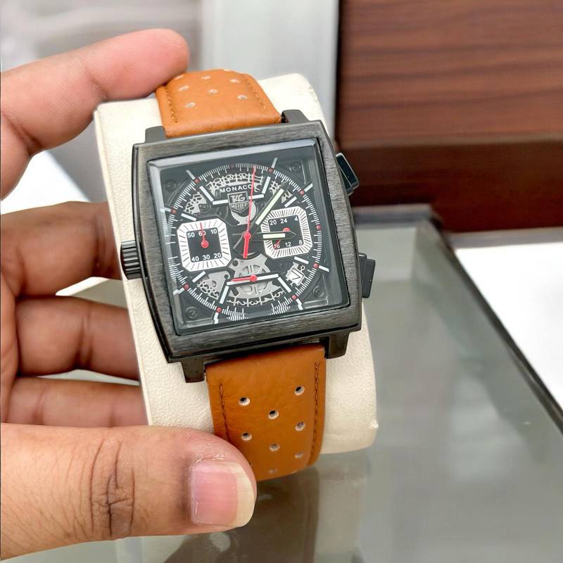 This Monaco is the epitome of elegance and prestige with a vintage flair looks. It's the ultimate watch for those living life in the fast lane. Lights, camera, ACTION