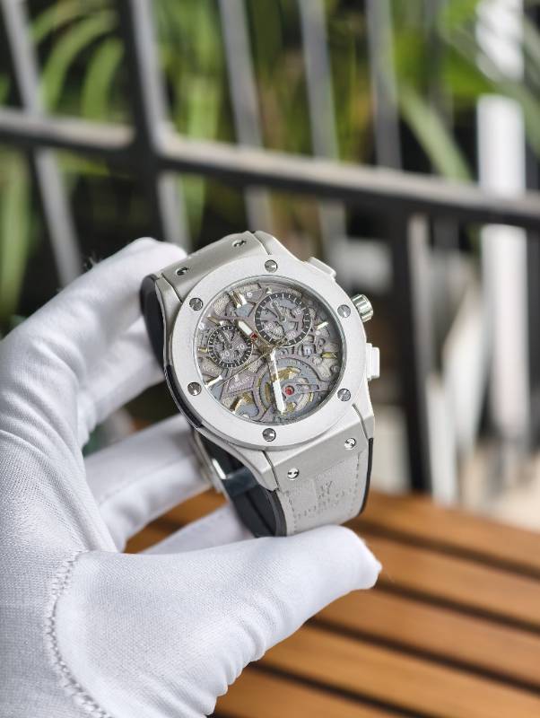 MOST DEMANDED DESIGNS ON

STOCK

BRAND HUBLOT