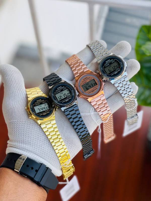 TRENDING MODEL CASIO