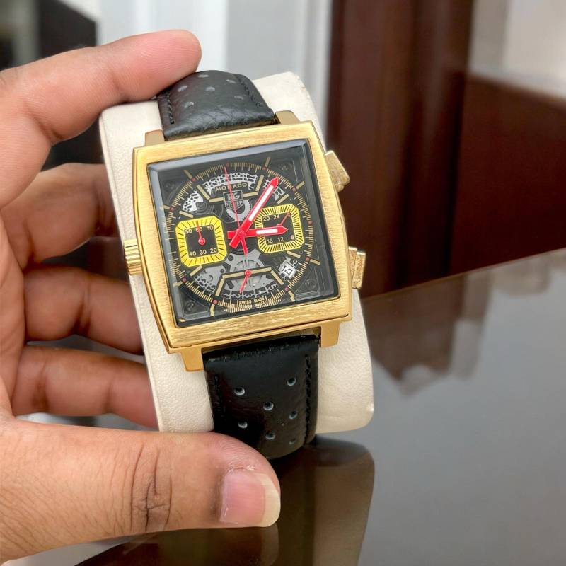 This Monaco is the epitome of elegance and prestige with a vintage flair looks. It's the ultimate watch for those living life in the fast lane. Lights, camera, ACTION