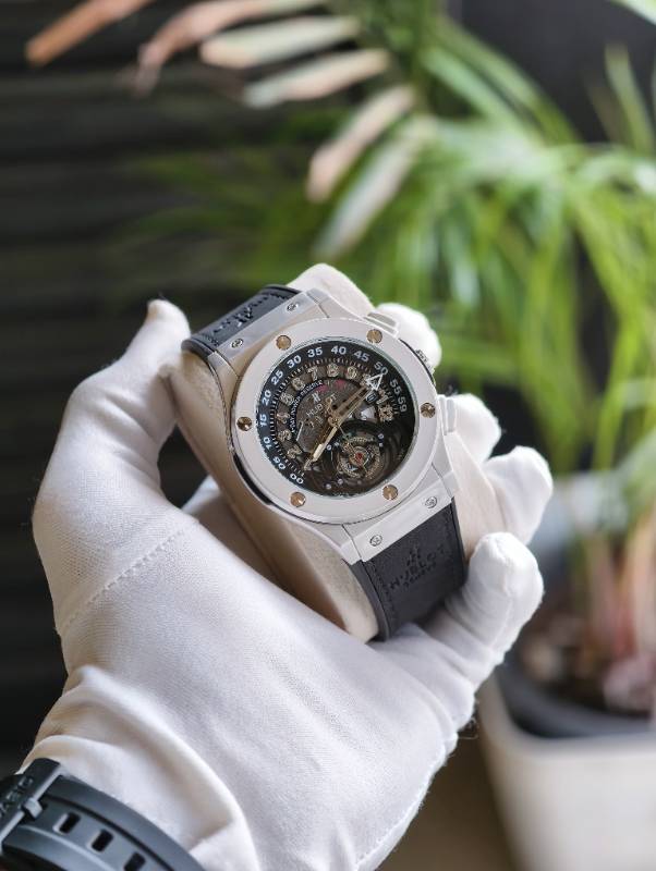 HUBLOT
AWESOME QUALITY
LATEST ARRIVALS