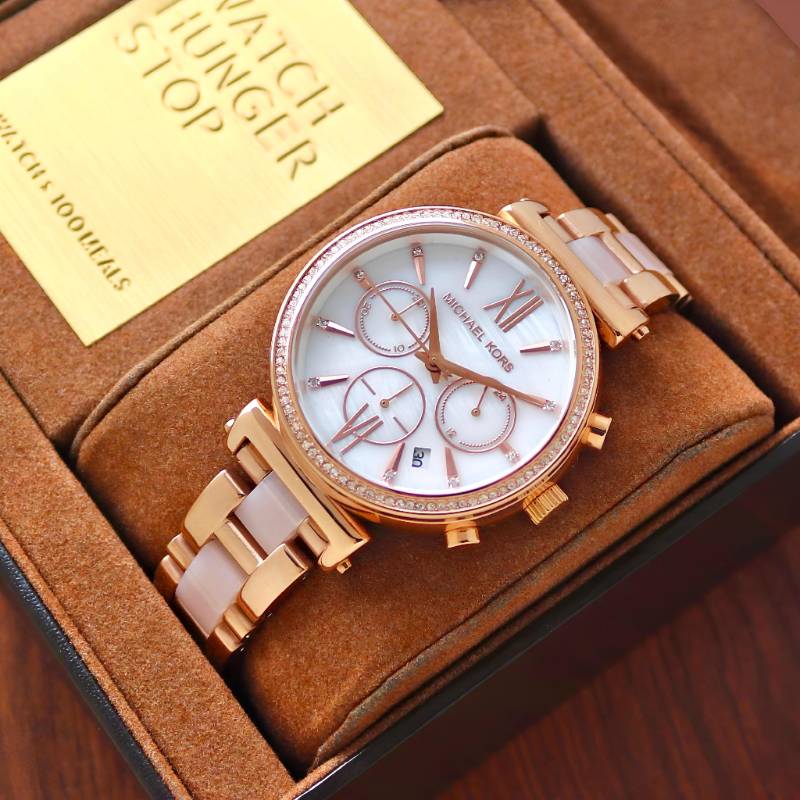 Michael Kors is one of the most

prestigious brands in the watch industry, crafting fashion ring to honor its name providing the epitome of

luxury.