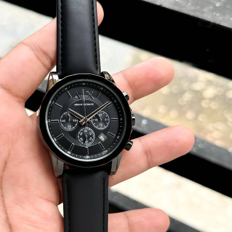 Expertly designed & crafted by Armani Exchange, this men's chronograph watch is the perfect blend of style, choice and functionality