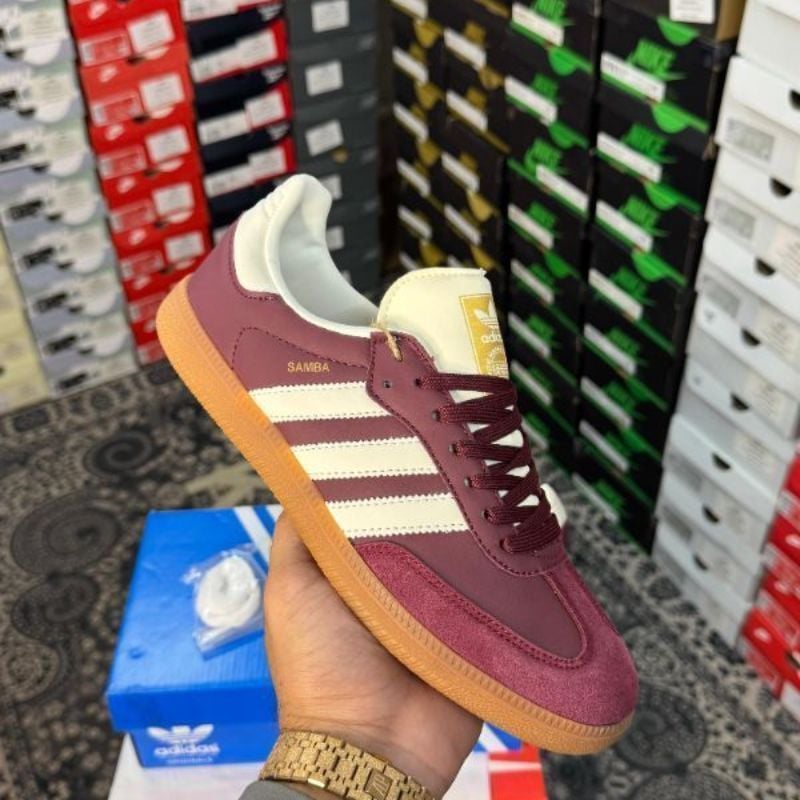 ADIDAS SAMBA MAROON

EXTRA LACE &

WITH OG BOX

KEYCHAIN