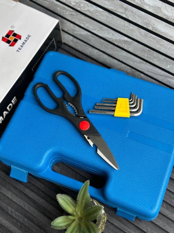 COMPACT MULTI-PURPOSE TOOL KIT