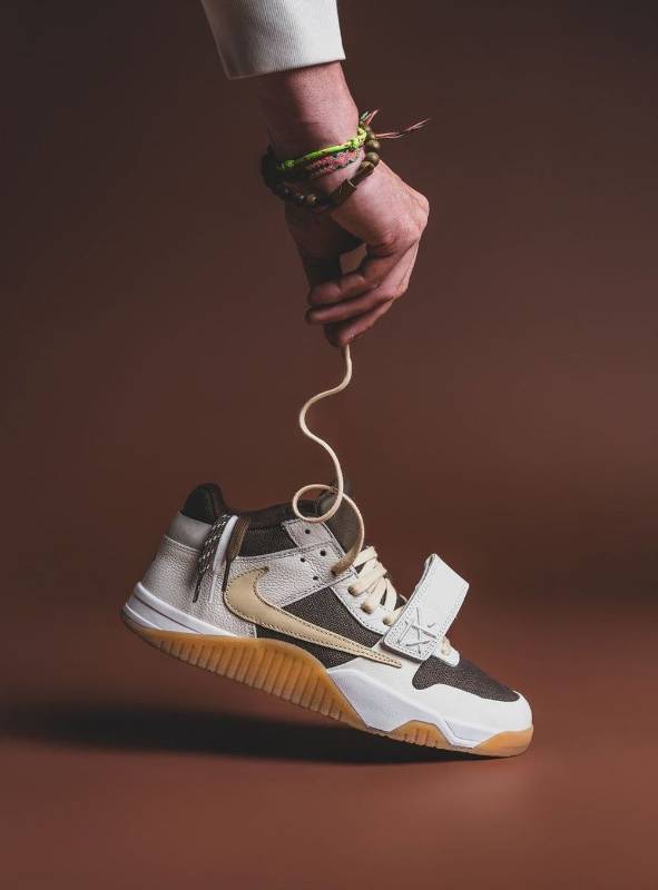 AIR JORDAN JUMPMAN JACK
TR TRAVIS SCOTT SAIL