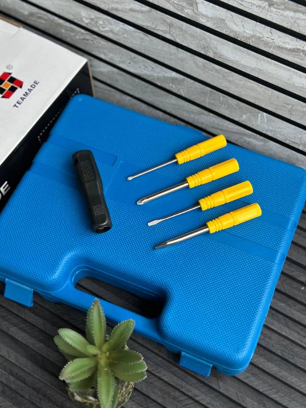 COMPACT MULTI-PURPOSE TOOL KIT