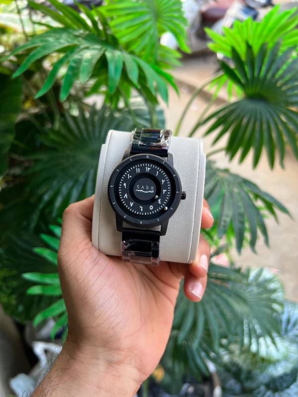 SABR MAGNETIC WATCH