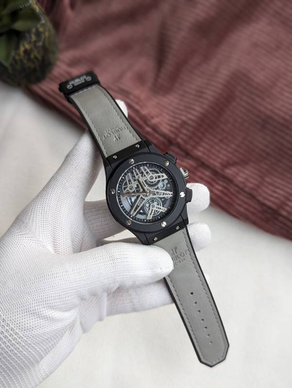 TRENDING MODEL HUBLOT