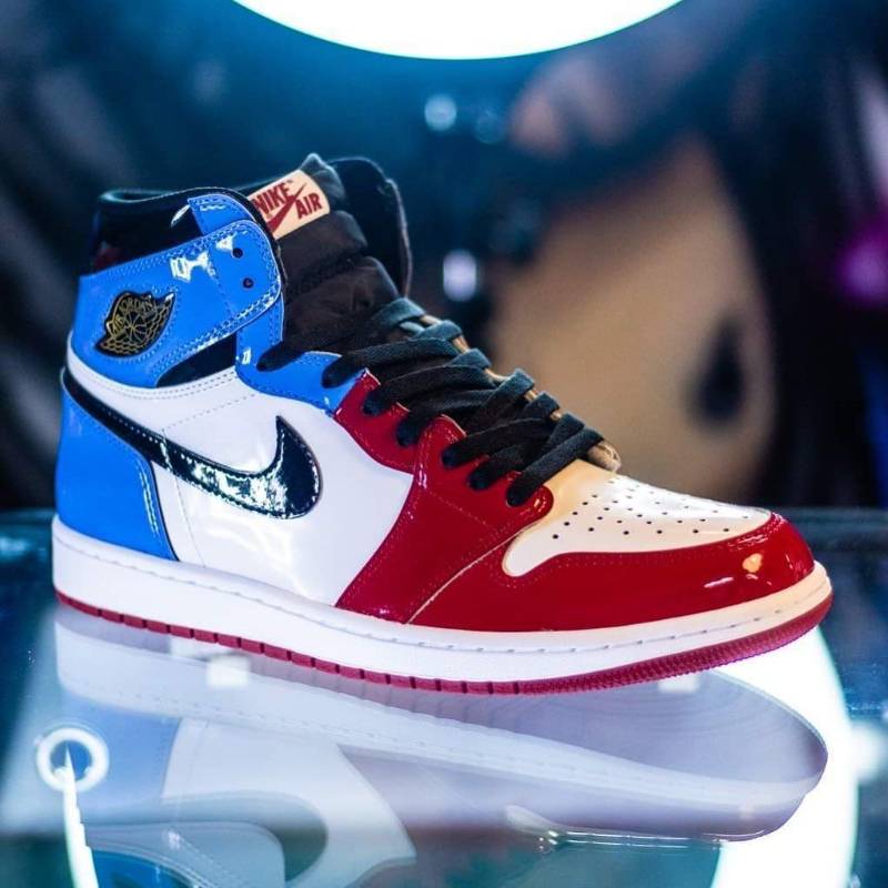 AIR JORDANS RETRO 1