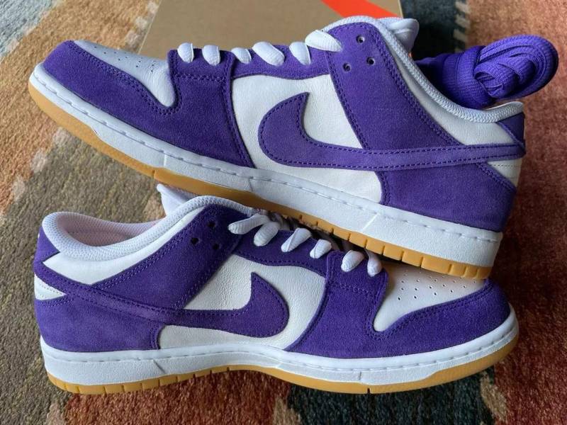 NEW DUNKS IN THE HOUSE