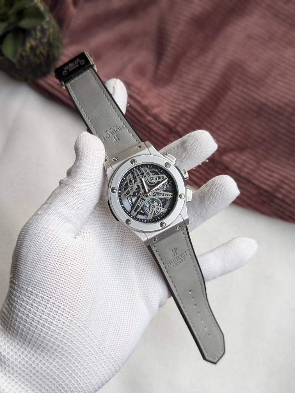 TRENDING MODEL HUBLOT