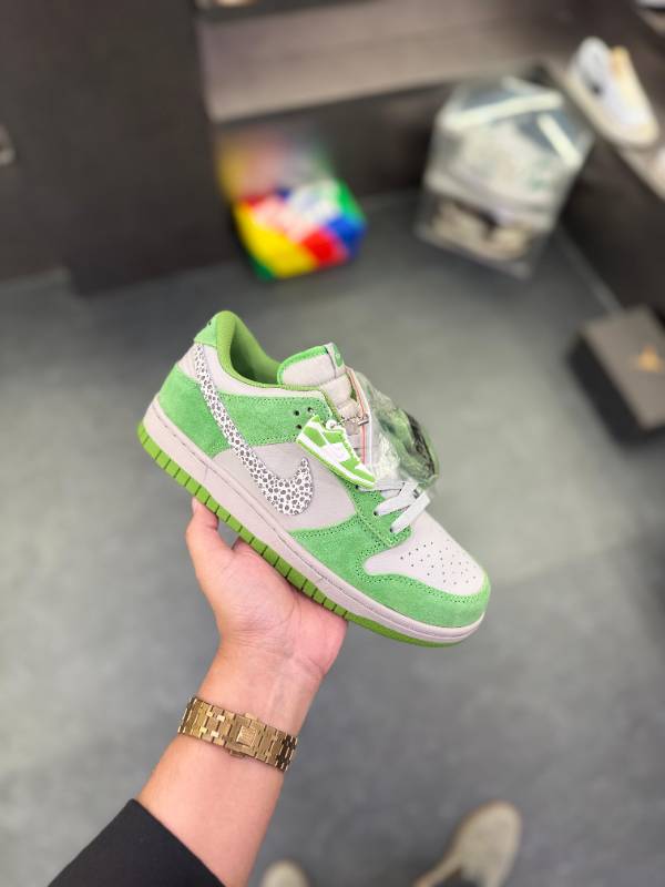 NIKE SB DUNK CHLOROPHYLL 2025