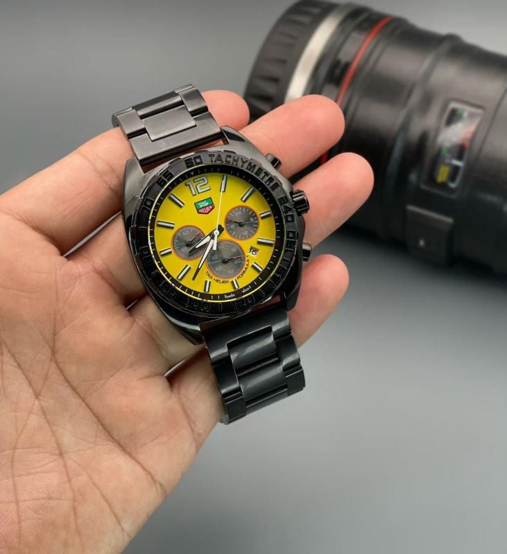 TAG

Heuer Formula 1 Quartz Watch

Chronograph