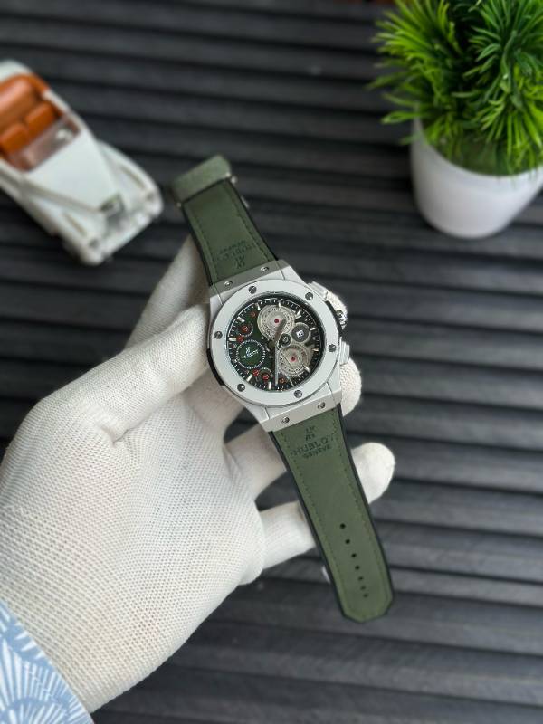 MODEL HUBLOT
